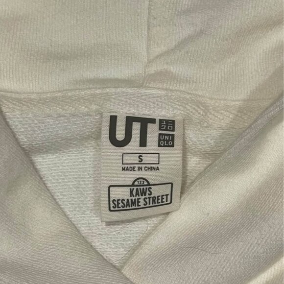 Kaws UNIQLO Sesame Street Extremely RARE Women’s hoodie size Small, Like New - Picture 2 of 3